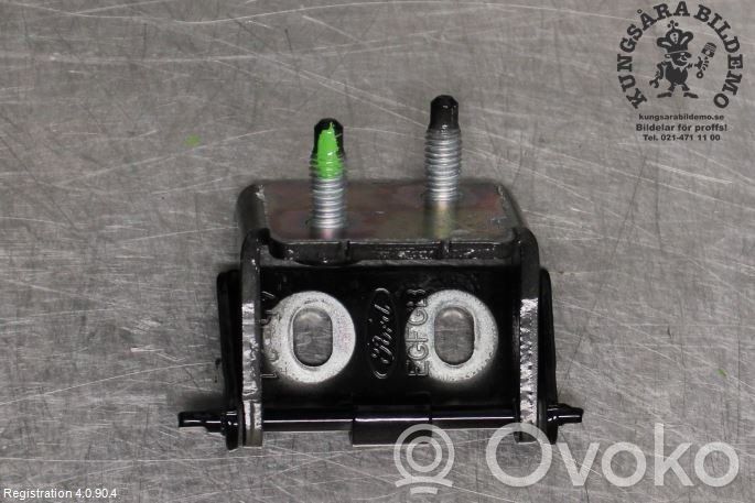 Ford Focus Tailgate/trunk/boot hinge 