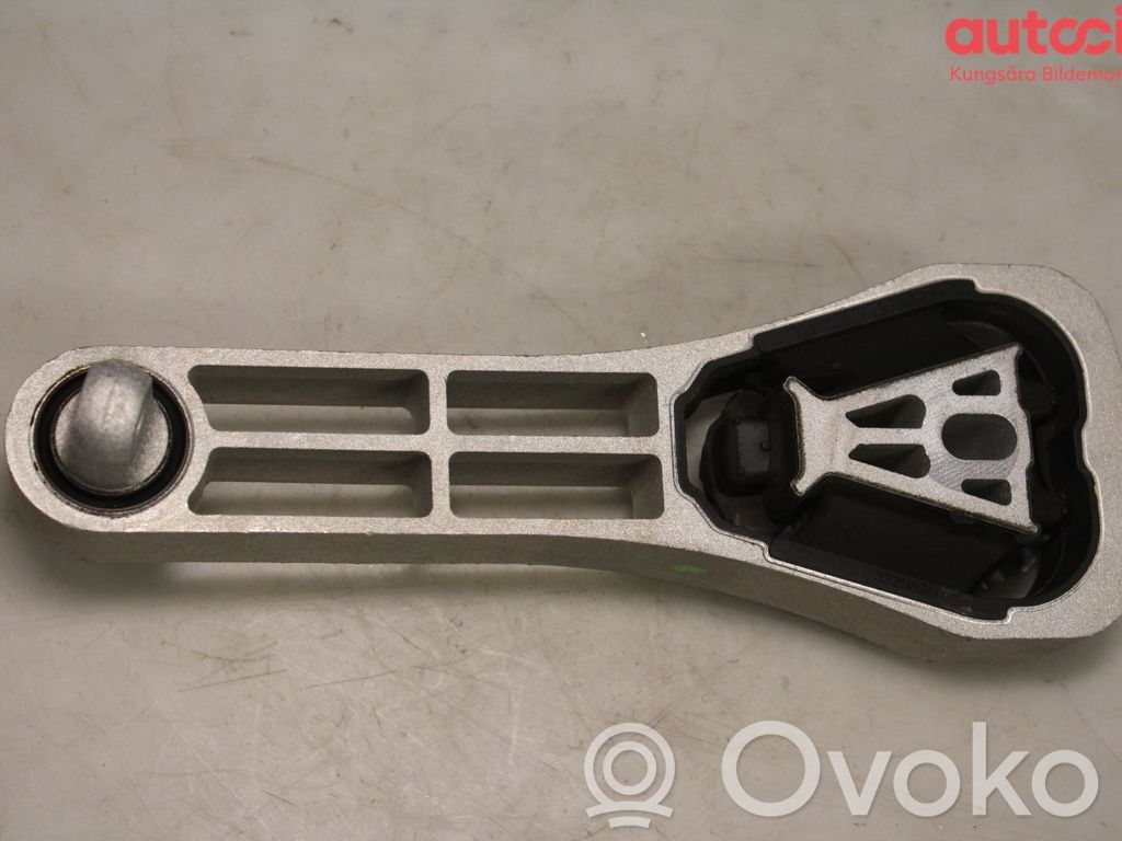 Volvo V60 Engine mounting bracket 