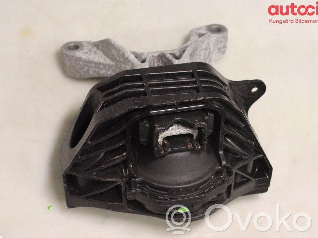 Citroen C4 III e-C4 Engine mounting bracket 