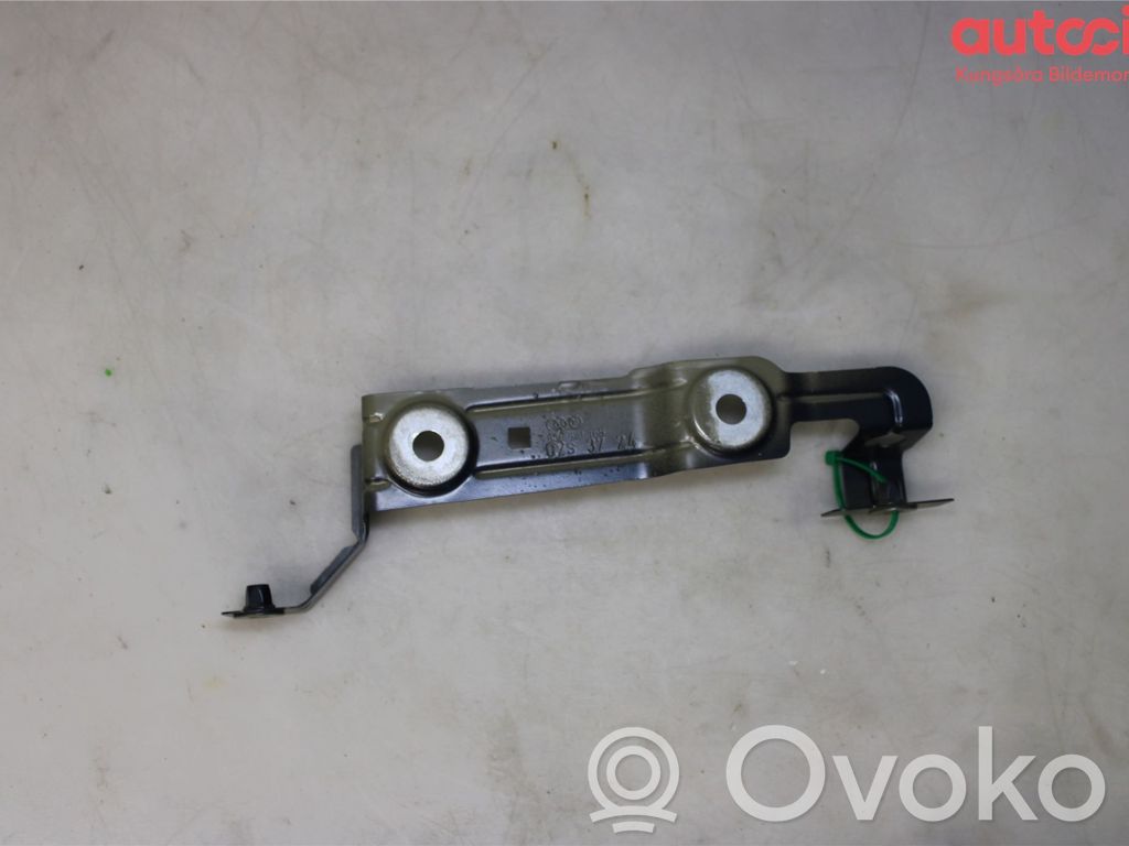 Fender mounting bracket   85E821168,85E821168,85E821168