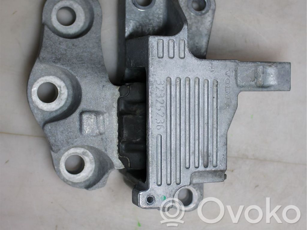 Volvo XC40 Variklio tvirtinimo kronšteinas 