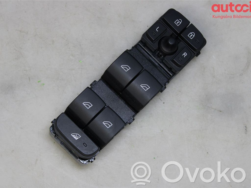 Volvo XC40 Electric window control switch 
