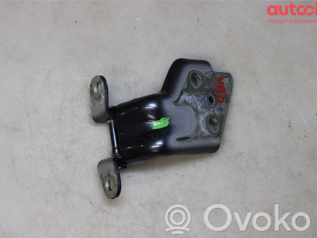 Isuzu D-Max Rear door upper hinge 