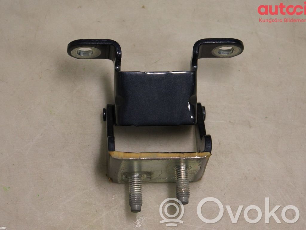 Volvo XC40 Tailgate/trunk/boot hinge 