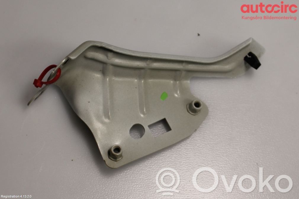 Volkswagen Golf VIII Supporto di montaggio del parafango 