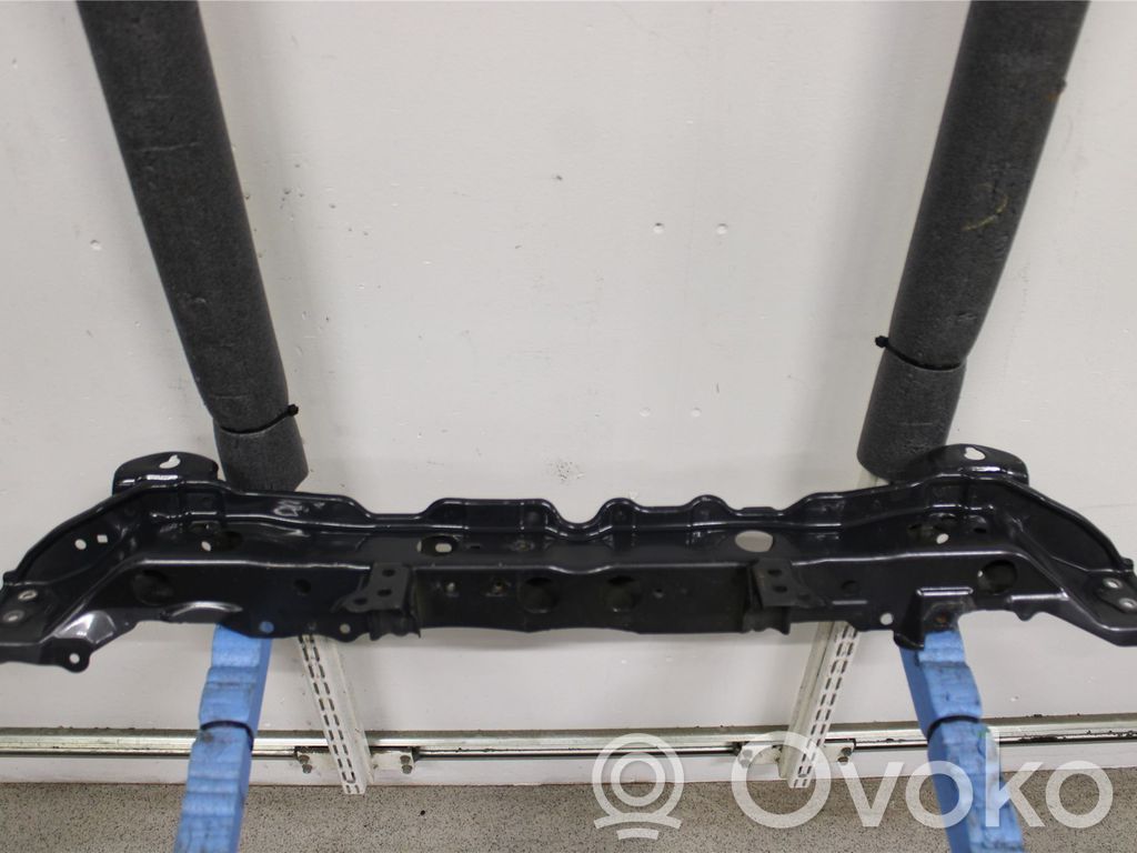 Toyota Yaris Panel mocowania chłodnicy / góra 