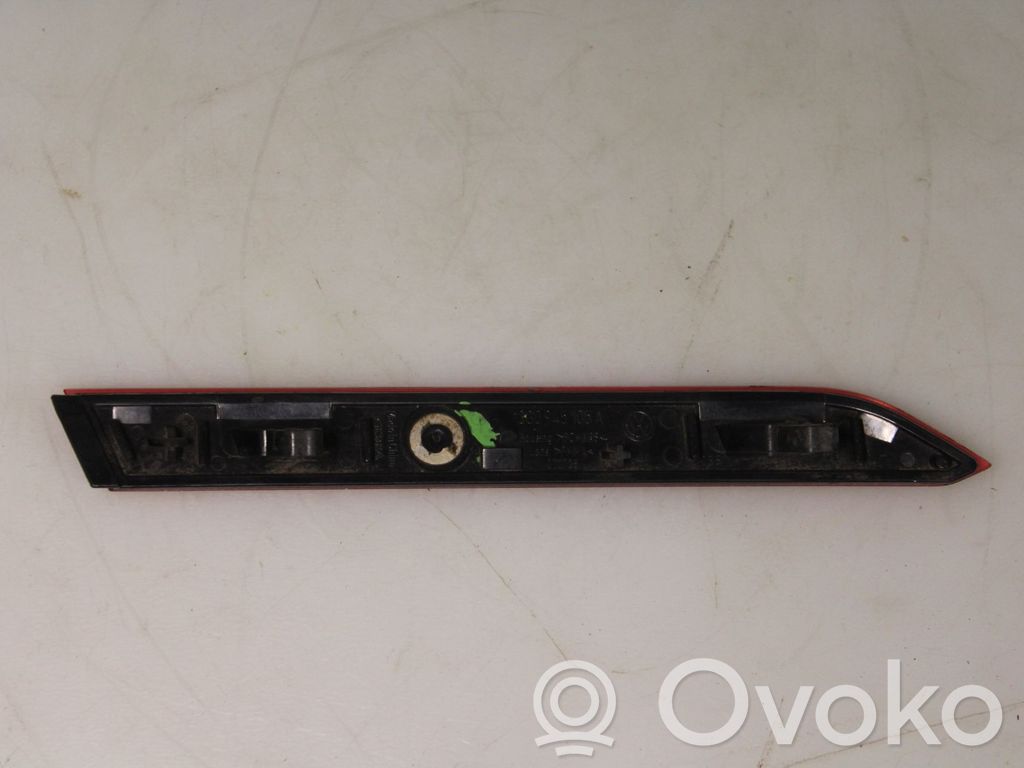 Volkswagen PASSAT B8 Reflector spate 