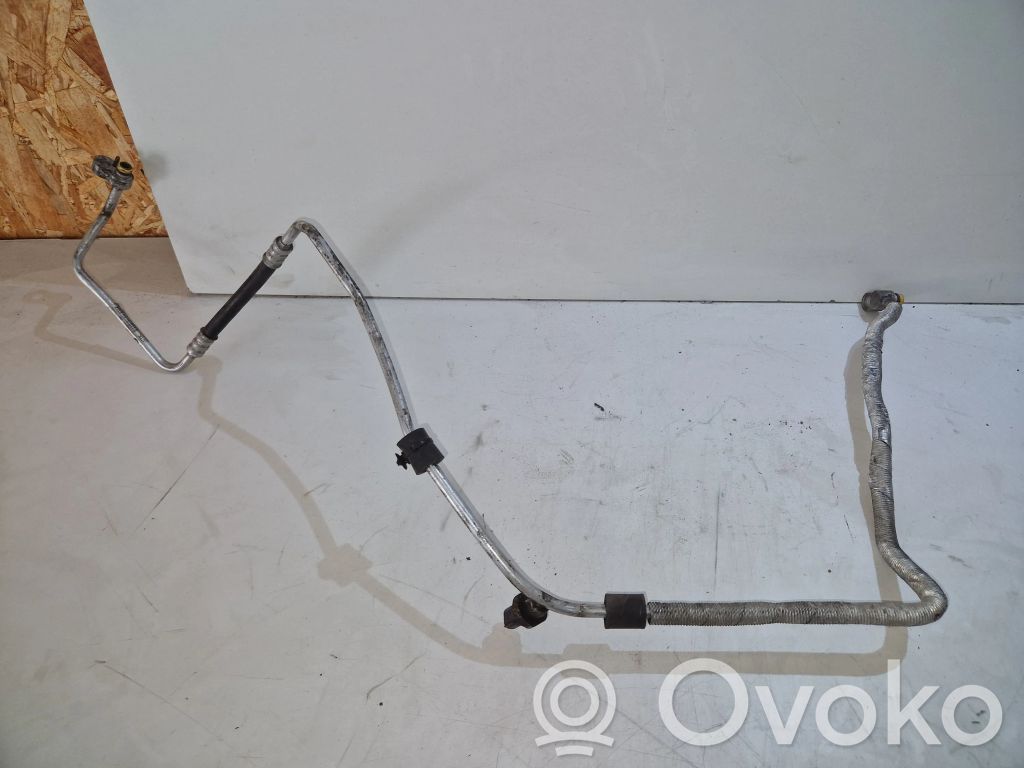 BMW 7 E65 E66 Ilmastointilaitteen putki (A/C) 