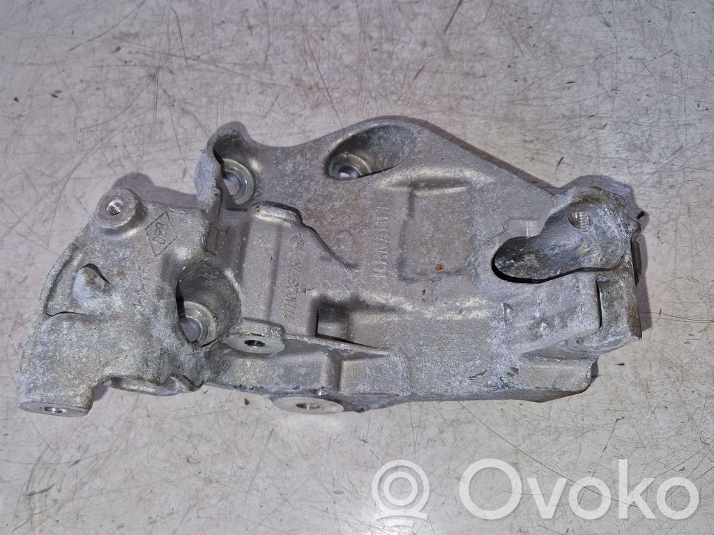 Engine mounting bracket   117102877R