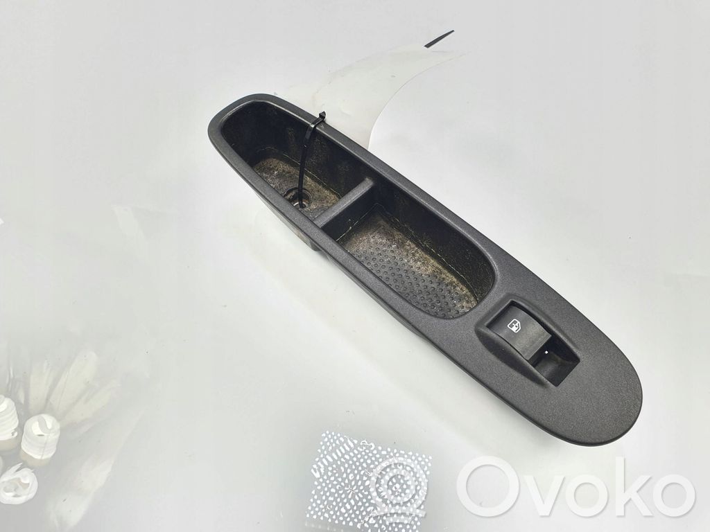 Lancia Ypsilon Electric window control switch 
