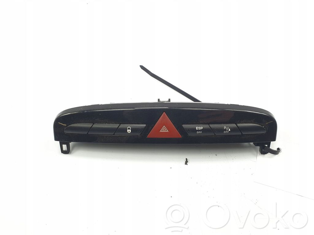 Peugeot 308 Hazard light switch 
