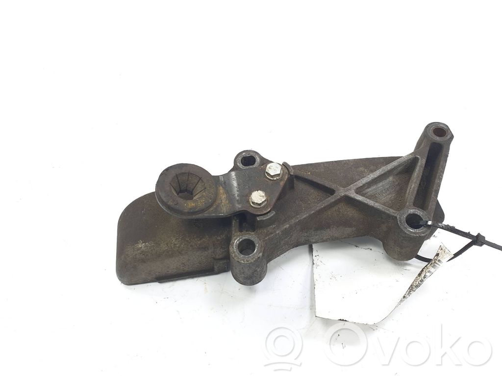 Renault Master II Engine mounting bracket 