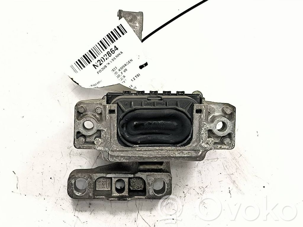 Volkswagen Golf VII Engine mount vacuum valve 