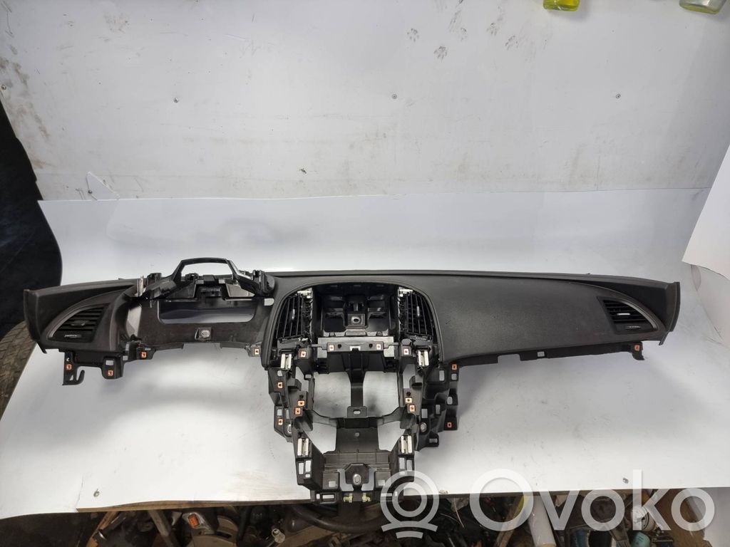 Opel Astra J Panelė 