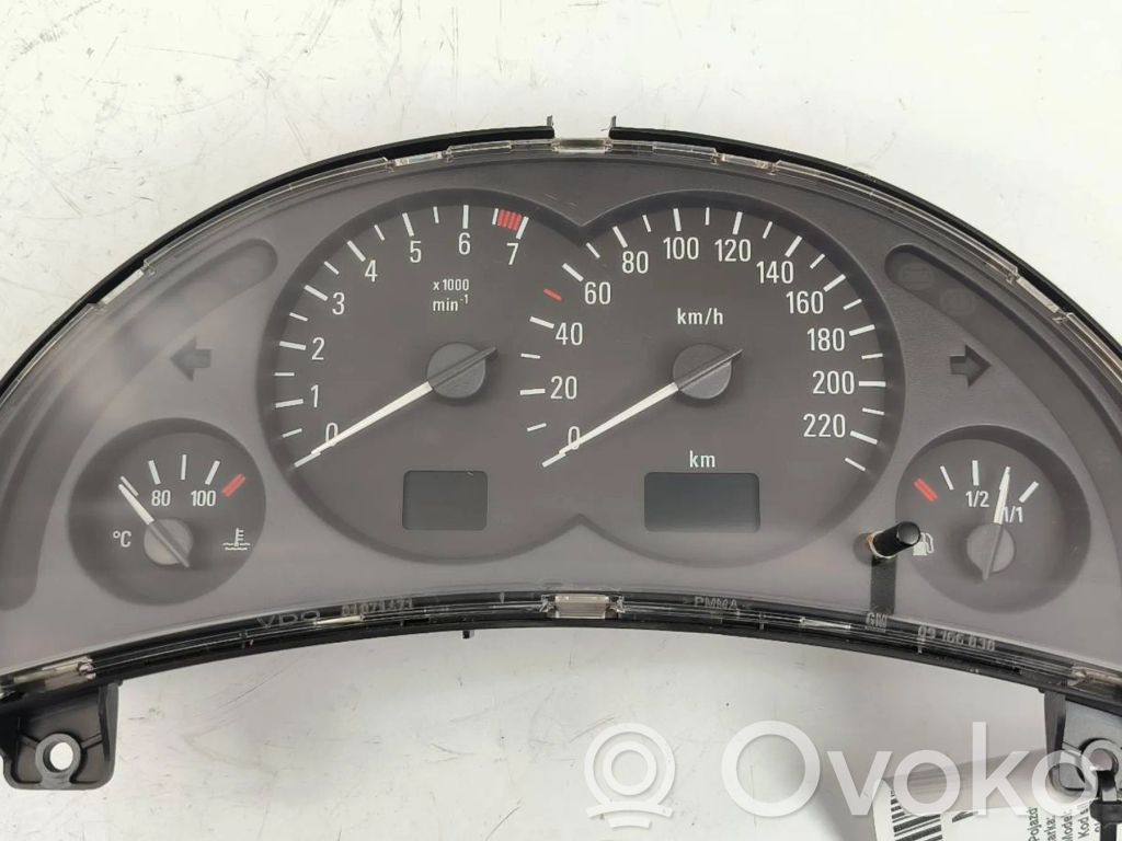 Opel Corsa C Geschwindigkeitsmesser Cockpit 