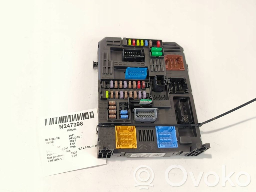 Peugeot 508 II Relay mounting block 