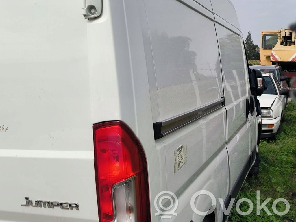 Panel lateral trasero   EWP2020