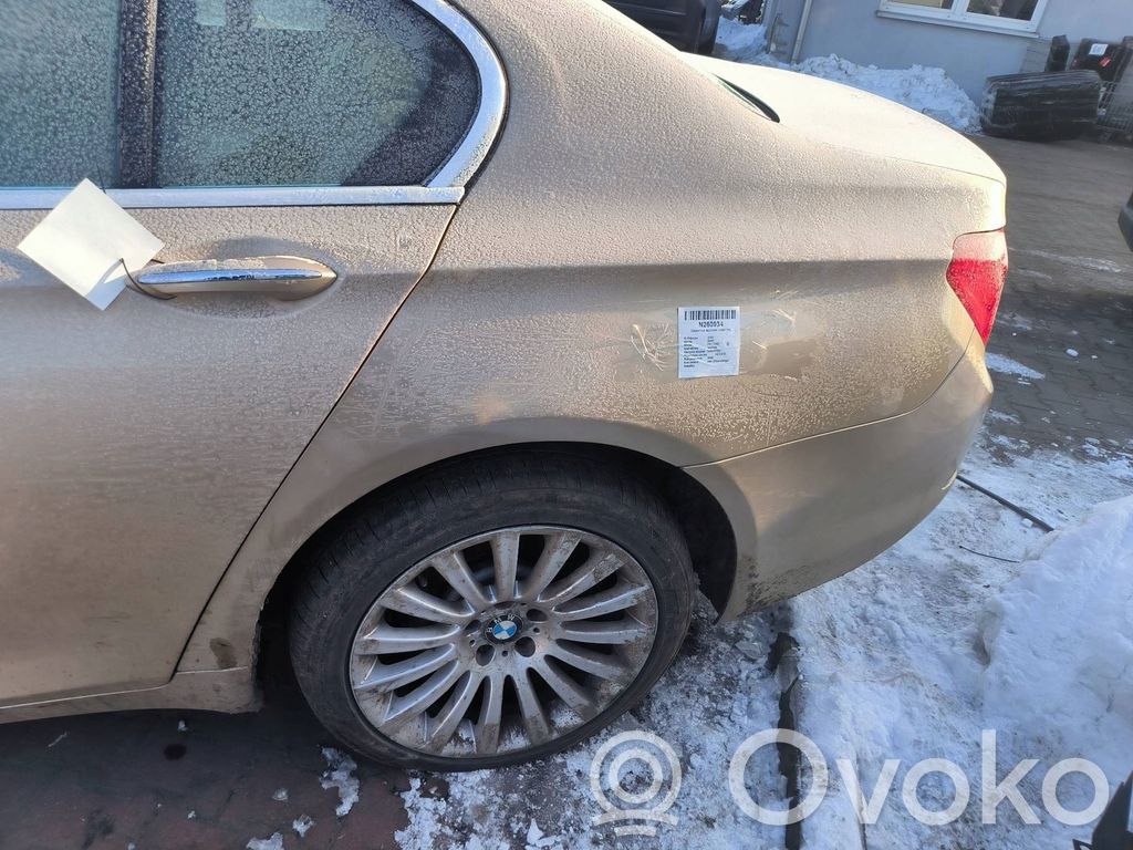 BMW 7 F01 F02 F03 F04 Takakulmapaneeli 