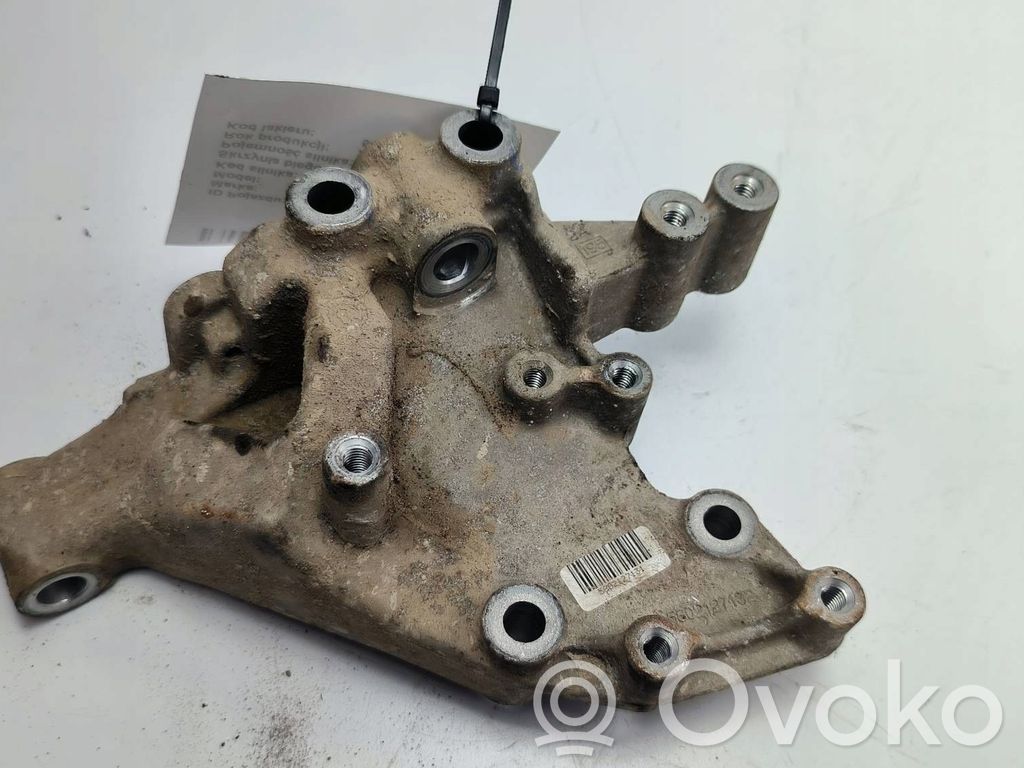 Engine mounting bracket   5802127131