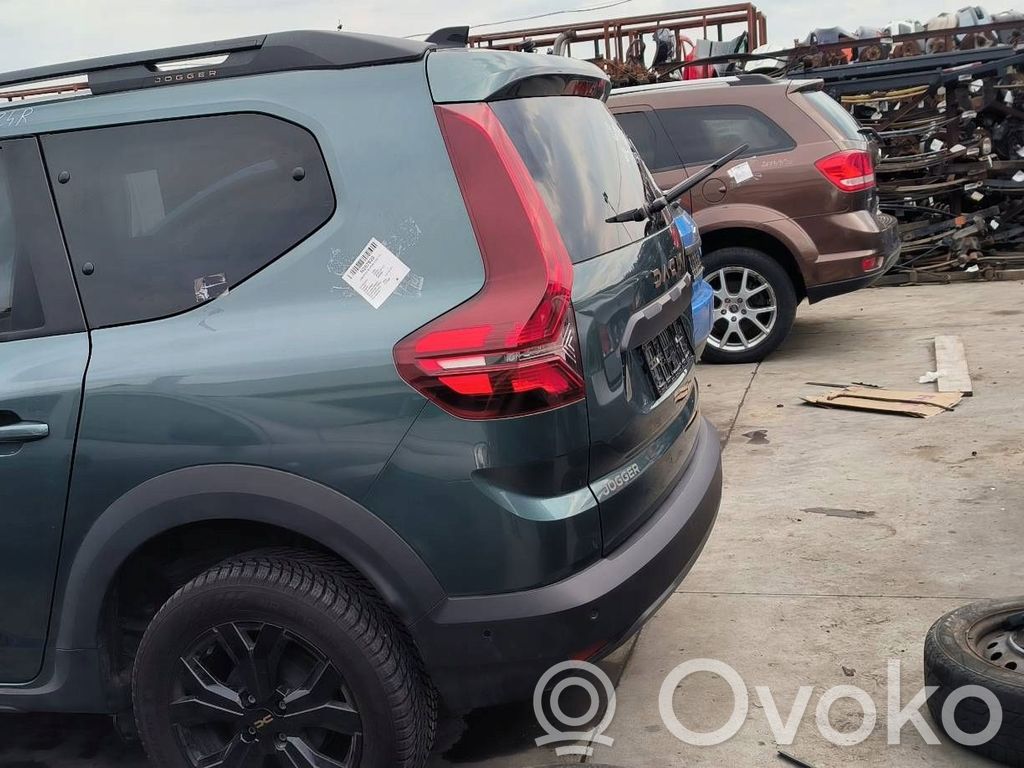 Dacia Jogger Aizmugurējā ceturtdaļa mašīnas 