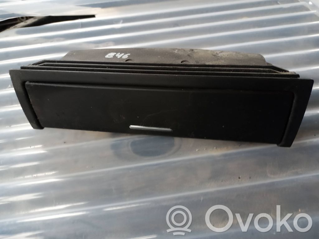Dashboard storage box/compartment   8202188
