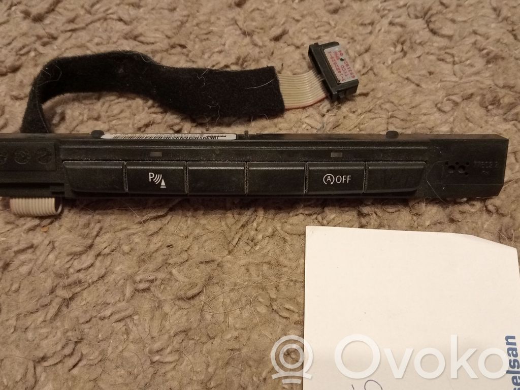 Interruptor del sensor de aparcamiento (PDC)   697092105