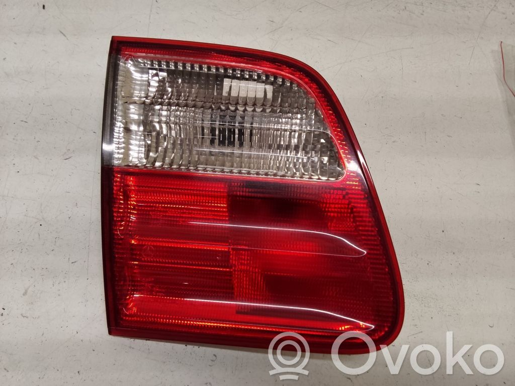 Mercedes-Benz E W210 Lampy tylnej klapy bagażnika 