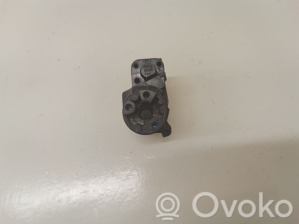 Element lusterka bocznego drzwi   7381