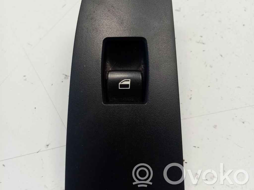 BMW 1 E81 E87 Electric window control switch 