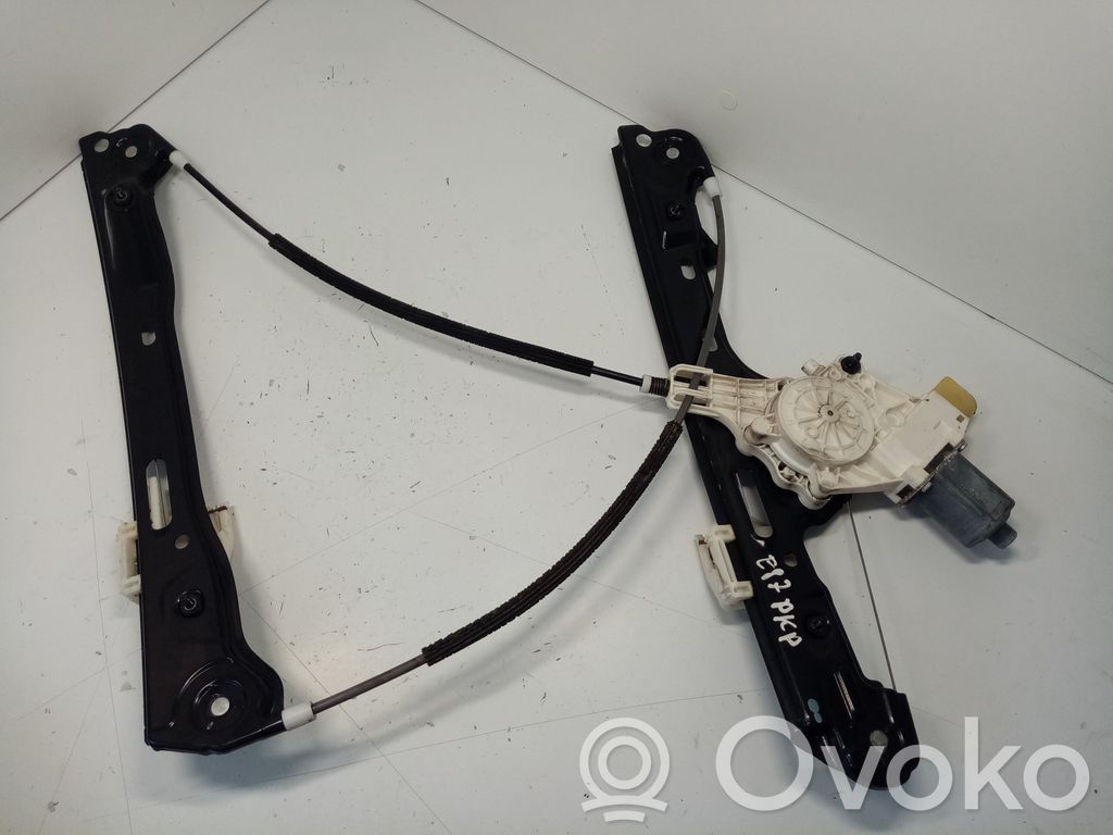 BMW 1 E81 E87 Front door window regulator with motor 