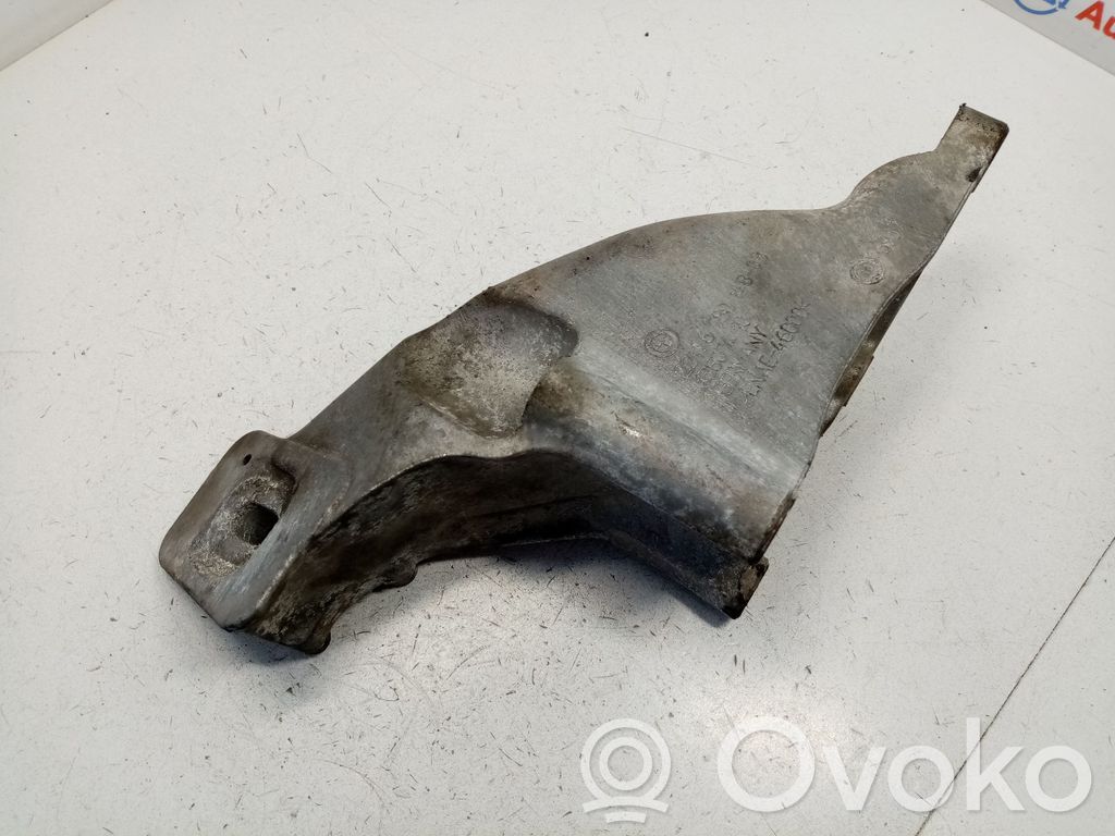 BMW X5M E70 Engine mounting bracket 