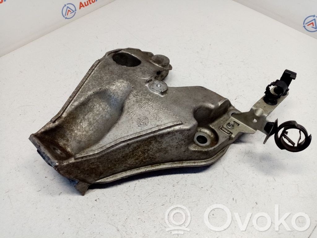 BMW 3 F30 F35 F31 Engine mounting bracket 