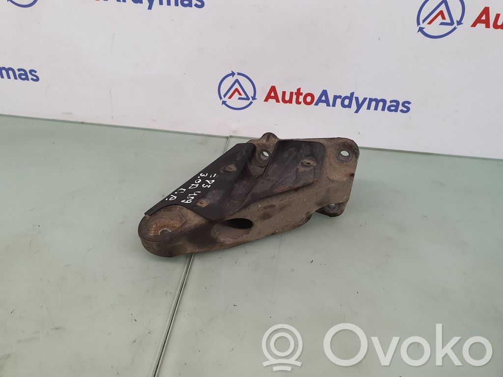 BMW X3 E83 Engine mounting bracket 