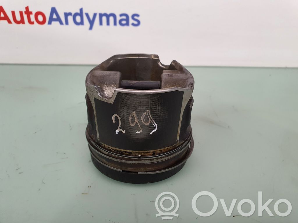 BMW X5 E70 Piston 