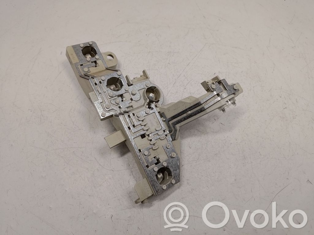 BMW 1 E81 E87 Cubierta del soporte de la lámpara de la luz trasera 
