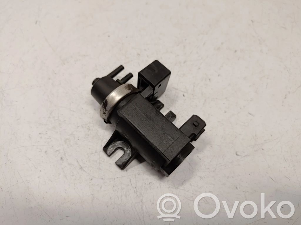 BMW 5 E39 Vakuumo vožtuvas 