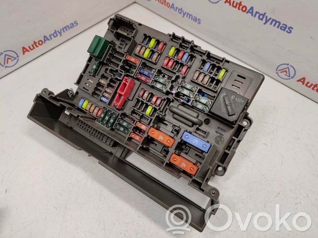 BMW 3 E90 E91 Fuse module 