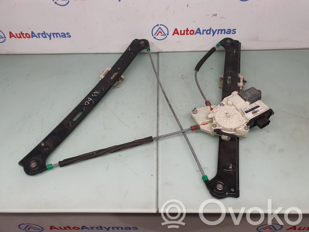 BMW X3 E83 Front door window regulator with motor 