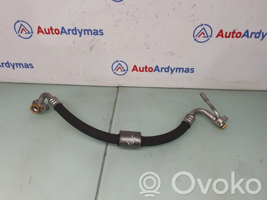 BMW 3 E92 E93 Ilmastointilaitteen putki (A/C) 