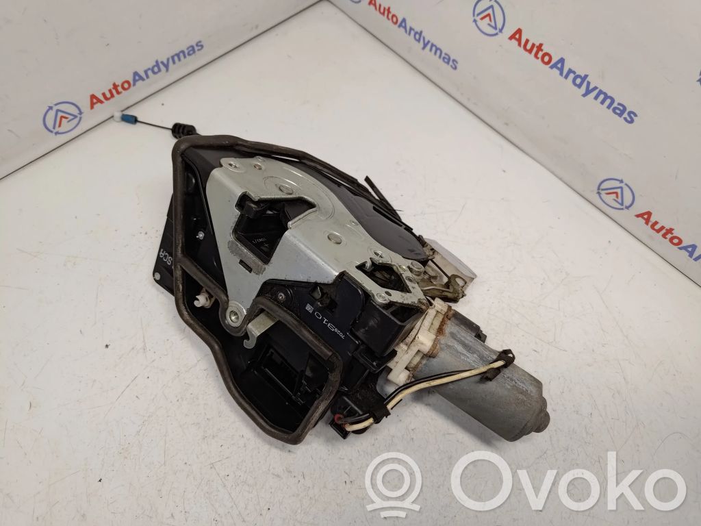 BMW 7 E65 E66 Takaoven lukko 