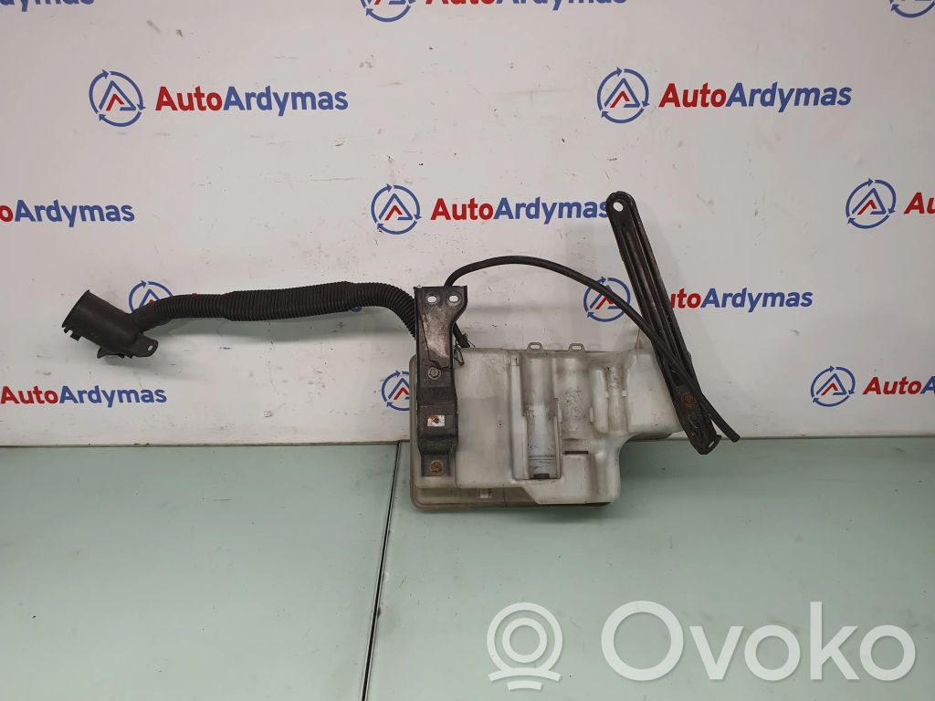 BMW 7 E65 E66 Wischwasserbehälter 