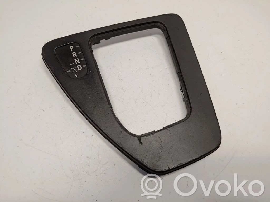 BMW 3 E90 E91 Ātrumu pārslēgšanas sviras dekoratīvā apdare (plastmasas) 