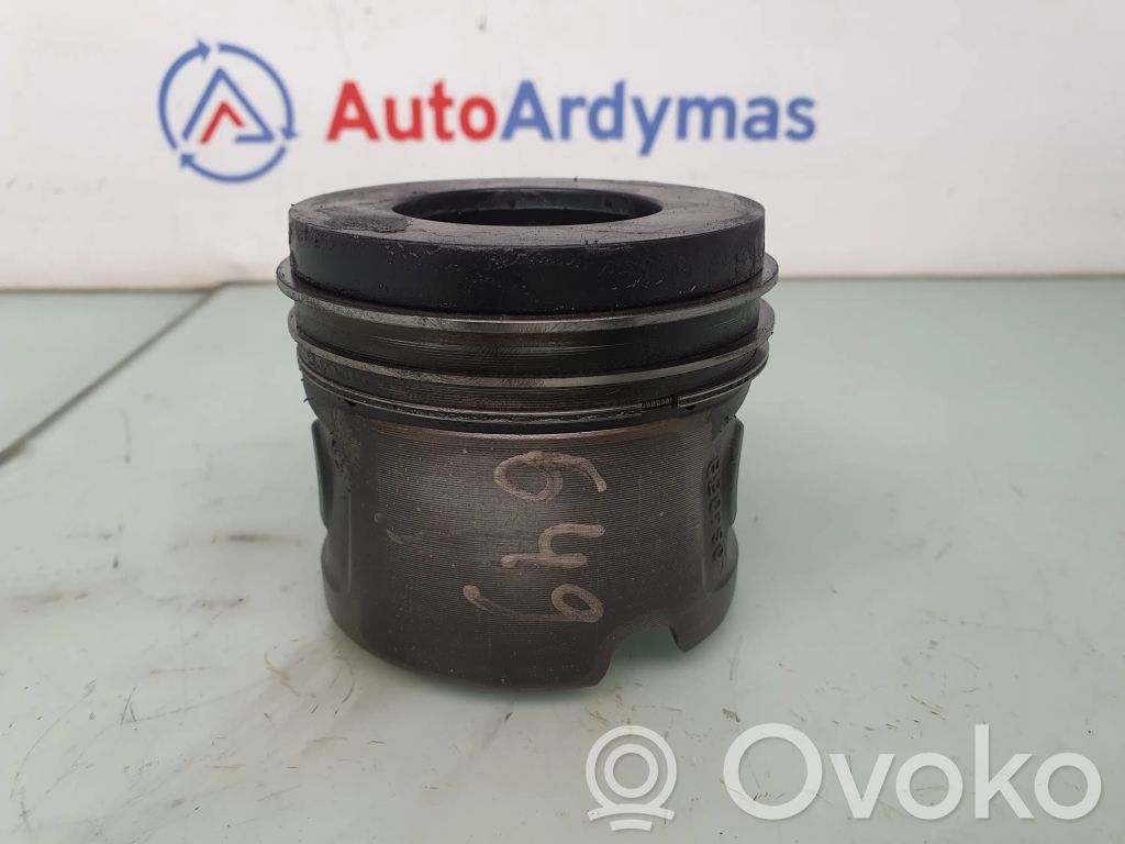 BMW 3 E90 E91 Piston 