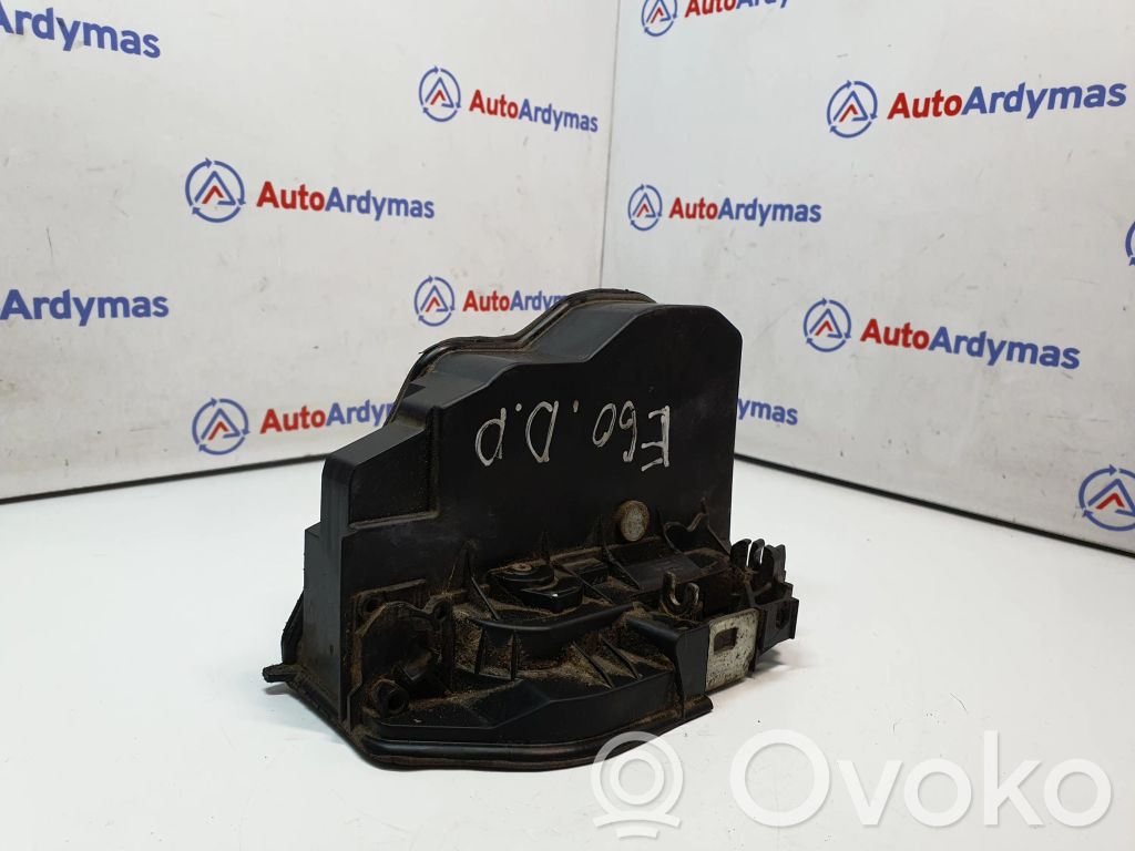 BMW 5 E60 E61 Priekinė durų spyna 
