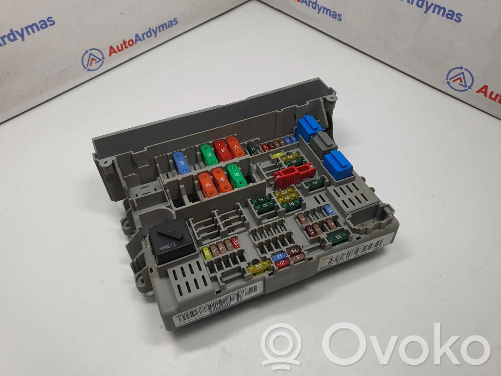 BMW 1 E81 E87 Fuse module 