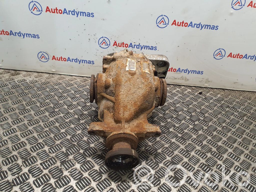 BMW 7 E65 E66 Galinis reduktorius 