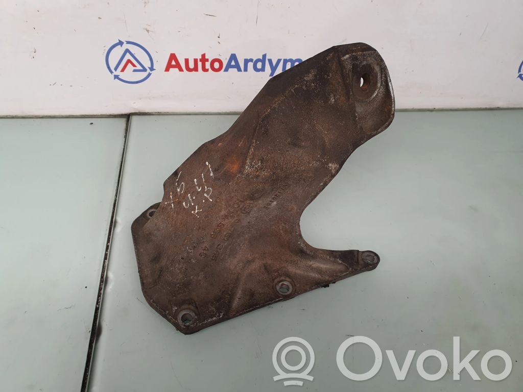 BMW X5 E53 Engine mounting bracket 