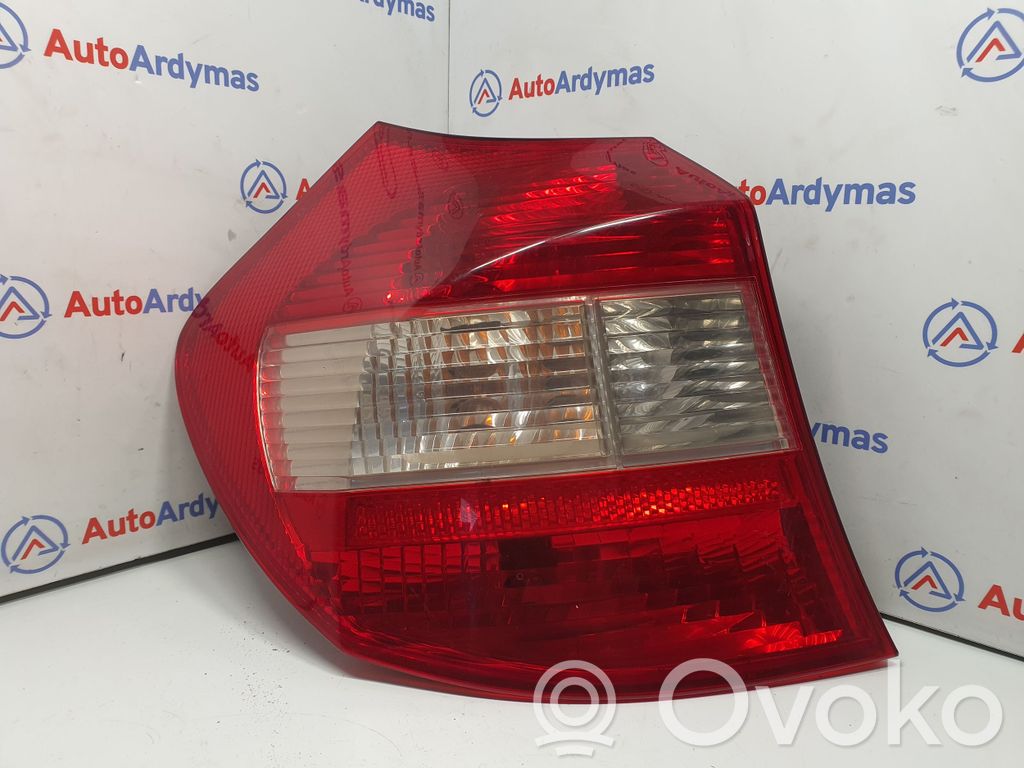 BMW 1 E81 E87 Aizmugurējais lukturis virsbūvē 