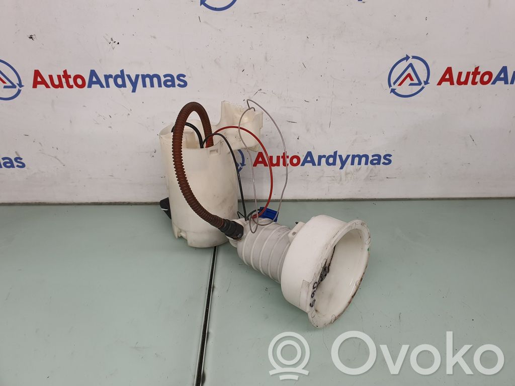 Bomba interna de combustible   6768685,16146768685