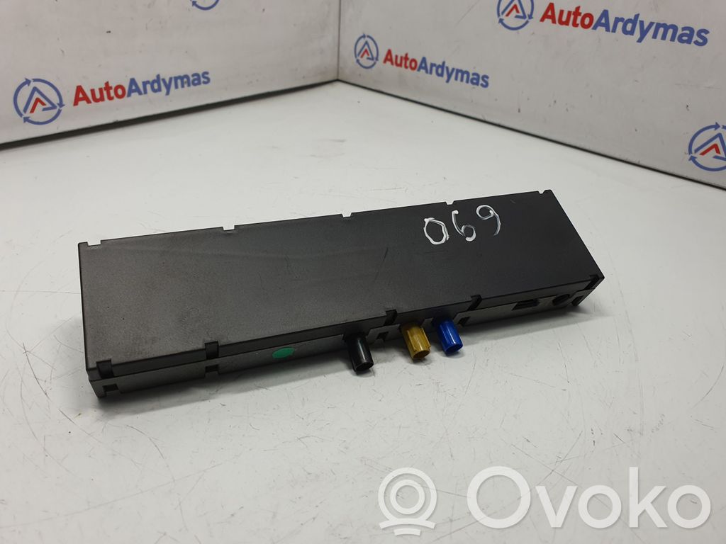 BMW Z4 E85 E86 Antenos stiprintuvas 